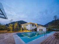 Floral Hotel·Lichuan Fanshe Craftsmanship Hot Spring Hotel - Uima-altaat