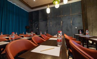 Rezen Dong Hotel (Tianjin Station Haiguangsi Subway Station)