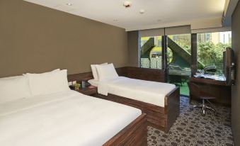 J Link Hotel