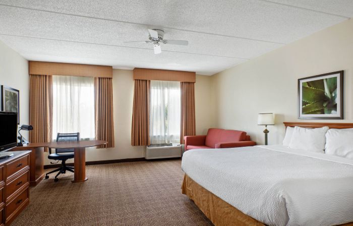 La Quinta Inn & Suites by Wyndham Sawgrass