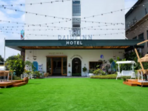 DAILY HOTEL (Guangzhou Panyu Changlong Xiajiao Metro Station Store) Hotels near Panyu Luopu Shabu Middle School