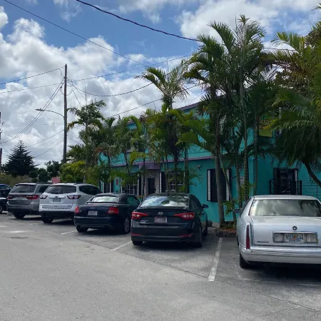 Hoosville Hostel (Formerly the Everglades Hostel)
