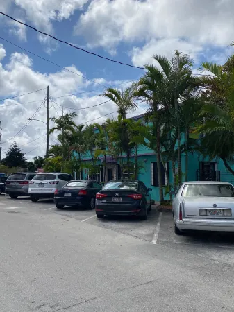 Hoosville Hostel (Formerly the Everglades Hostel)