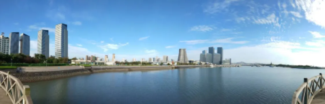 Yunhai Classic Seascape Apartment (Rizhao Wankou Lighthouse Square Store)