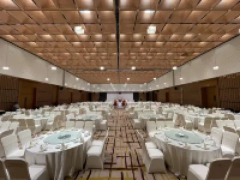 April Resort Hotels in Yibin
