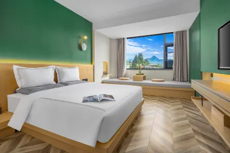 Yingjing Hotel (Lijiang Ancient City Dashuiche Shop)