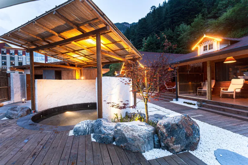 Yunduanshanyu Tangchi Homestay (Siguniangshan Shuangqiaogou Scenic Area)
