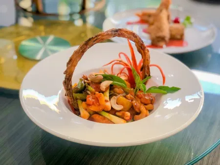 Srilamduan Hotel Отели рядом с достопримечательностью «Wat Chiang Ei Si Mongkol Wararam»