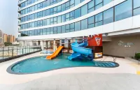 The Fullerton Ocean Park Hotel Hong Kong - Infinity Pools