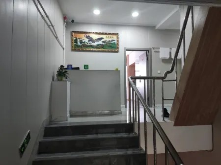 Hongyuan Hotel Отели в г. Бейан