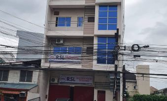 RedDoorz @ RSL Transient House Iloilo