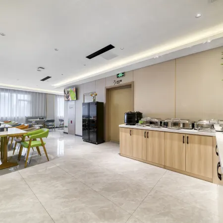 GreenTree Inn Express Hotel (Dezhou Plain County Encheng Bus Station)