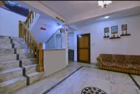 Goroomgo Chinar Lake View Nainital