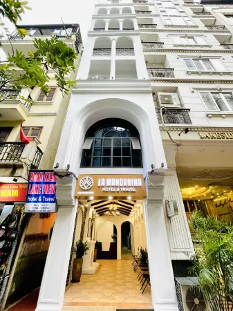 La Mandarina Hotel & Travel at 13 Hang Hanh Street