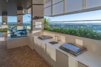 Peninsular Gold Coast Hotel a Carrara