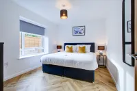 Hybrid Resi - Mitcham Close to Tooting and Wimbledon Hotels near Godstone Tabernacle