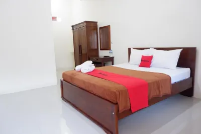 RedDoorz @ BaleEja Syariah Senggigi Отели в г. Західний Ломбок