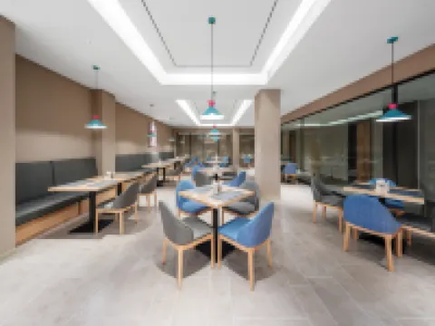 Homeinn · neo (Baoji Fengxiang Donghu North Gate)