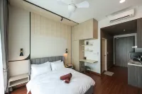 Greenfield Residence, bandar sunway by The Comfort Zone - balcony