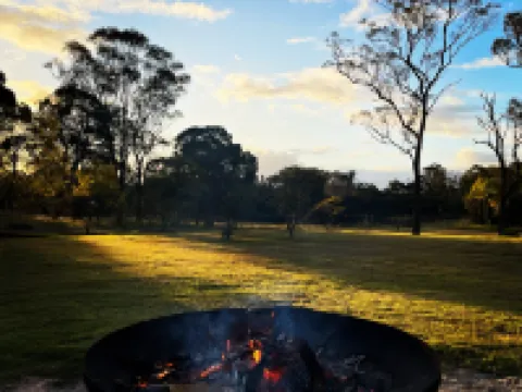Copper Creek Retreat - Sleep Next Door to the Lions Hotels in Nulkaba