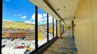 Luobulingka VIP Building Hotel (Ganzi Litang 318 National Road)
