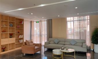 Gao Xin · Yun Shang Hotel (Tongren Fenghuang Airport Store)
