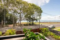 CypressBnB Hotels in Urangan