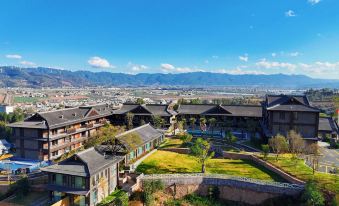 YI HUA YI SHI JIE BAN SHAN HOTEL