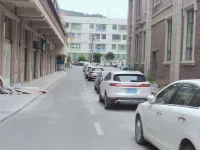 Mianning Yixing E-Sports Hotel - Parking