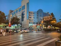 Zhanqiao Qinglan Hotel (Qingdao Railway Station Catholic Church Branch)