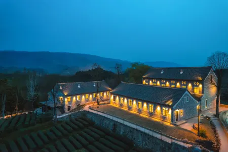 Qianshan Chadu Homestay Отели в г. Нинцян
