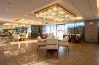 LUMINA  HOTEL