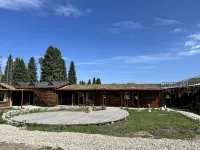 YiFenge Homestay Hotels near Qiongkushitai Purple Flower Slope