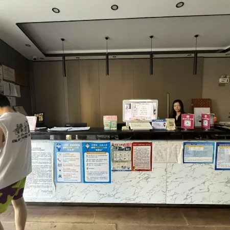 Zhuowei E-Sports Hotel (Dingtao Jinghu Square Bus Station)