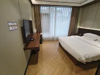 肇慶·富米FullmeCinemaBathtub設計酒店（七星巖東門廣場店） 鄰近桃花島的酒店