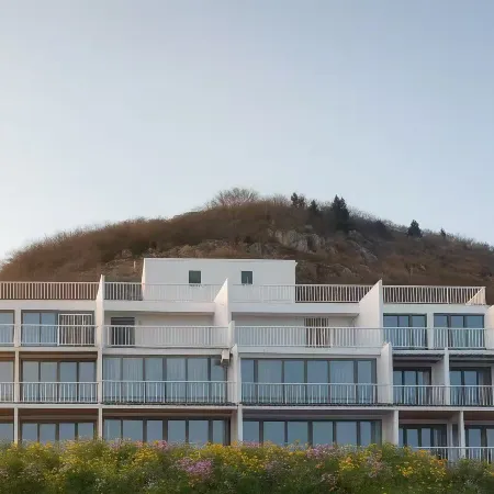 Qinyunsheng Homestay (Qushan Island Shalong Beach)