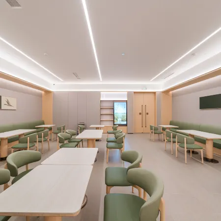 JI Xinxiang Fengqiu North Main Road Hotel