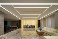 Xinyuan People's Square Licheng Hotel