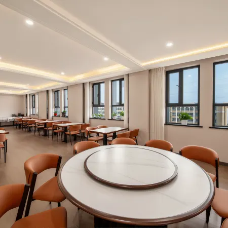 FANKOO Hotel (Yining Development Zone Wanrong Square Branch)