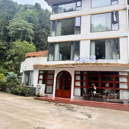 Linshanqi Homestay (Mount Fanjing Scenic Area East Gate)