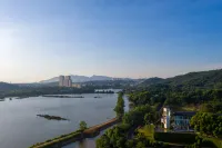 Yueyang Huajian Fengqi Homestay (Dongting Lake Chinese Giant Panda Garden) - Mountain view