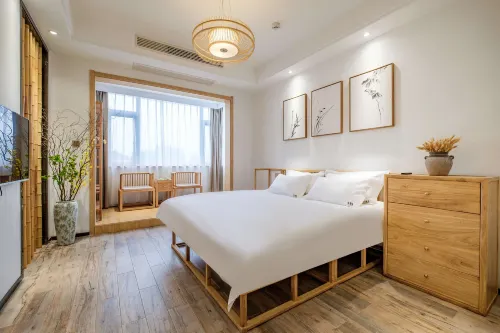 Wuzhen and Jujuanju Hotels in Tongxiang