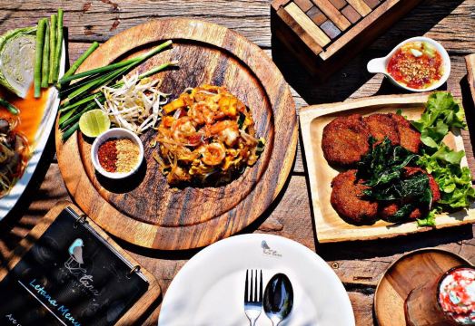 2. 레타나 호텔..