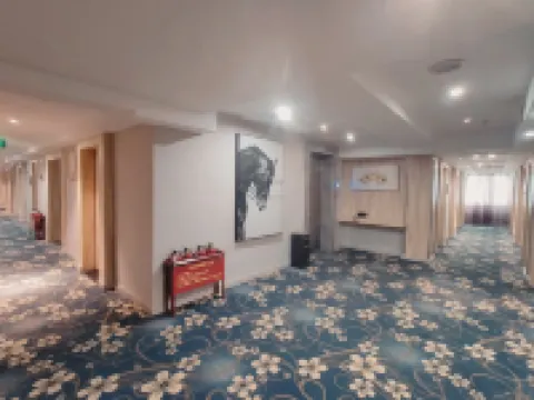 Dong'an Hotel (Mudanjiang Railway Station Pedestrian Street Branch)