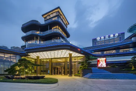 linjiang hotel Отели рядом с достопримечательностью «Danfu Courtyard»