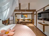 Lijiang pure sunshine · panoramic view of the ancient city and snow mountain Hotels near Square Street