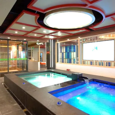 Yangzhou Zhishangquan Hotel