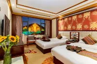 Floral Hotel· blue sky Meijing Hotel (Dukezong Ancient City)
