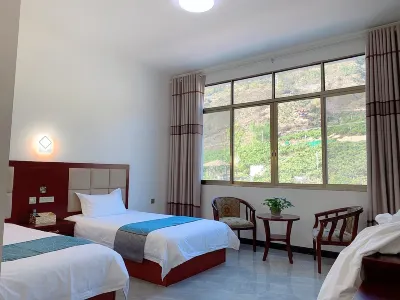 Asbestos Xiangfengju Inn