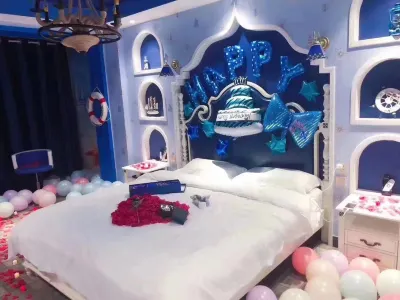 Xining Romantic Manwu Theme Hotel